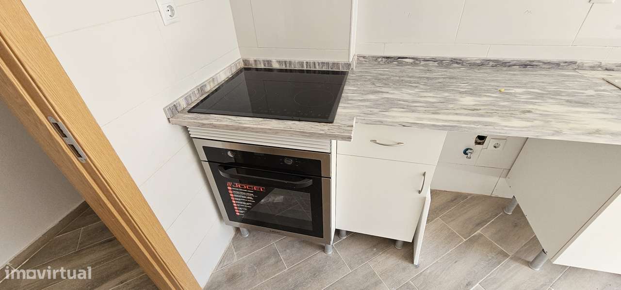 T2 remodelação a estrear, vista rio, Freguesia São Vicente, Lisboa - Grande imagem: 4/37