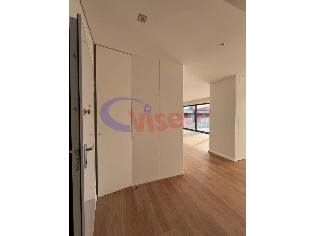 T4 Penthouse com Terraço Canidelo-36