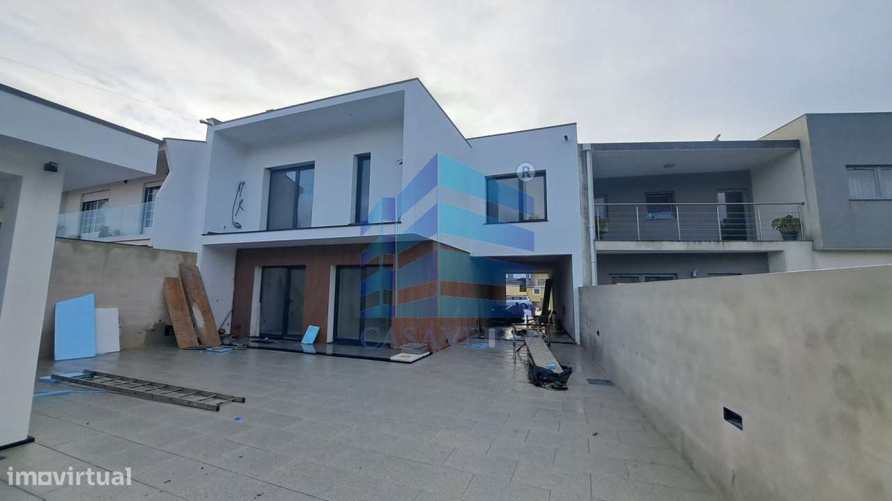 Moradia T4 - Grande imagem: 4/16