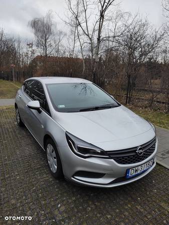 Opel Astra V 1.6 CDTI Essentia - 1