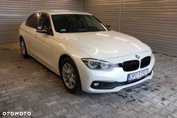 BMW Seria 3 318d Luxury Line Purity - 2