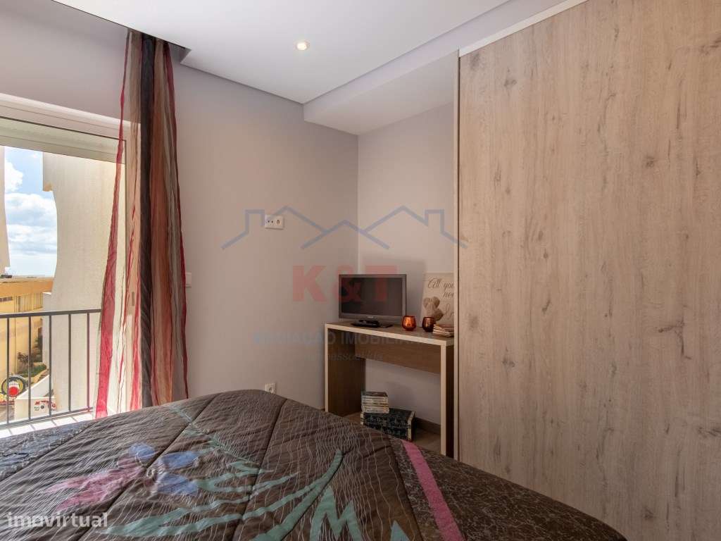 T2 remodelado na 1ª linha da Praia da Rocha-28