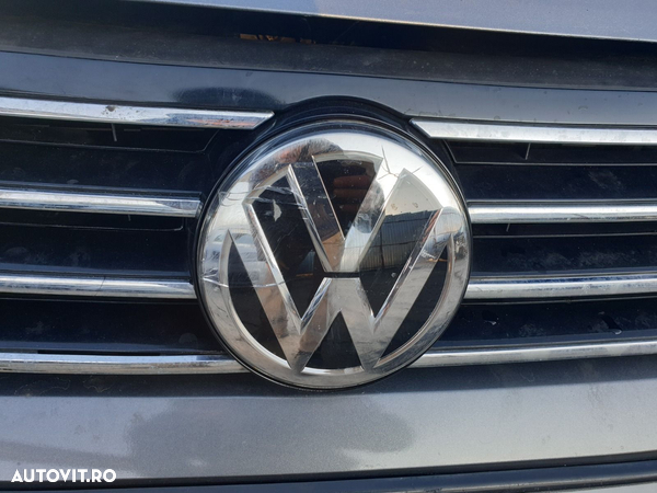Grila cu Sigla Emblema de pe Bara Spoiler Fata Volkswagen Passat B8 2014 - 2019 [C3913] - 4