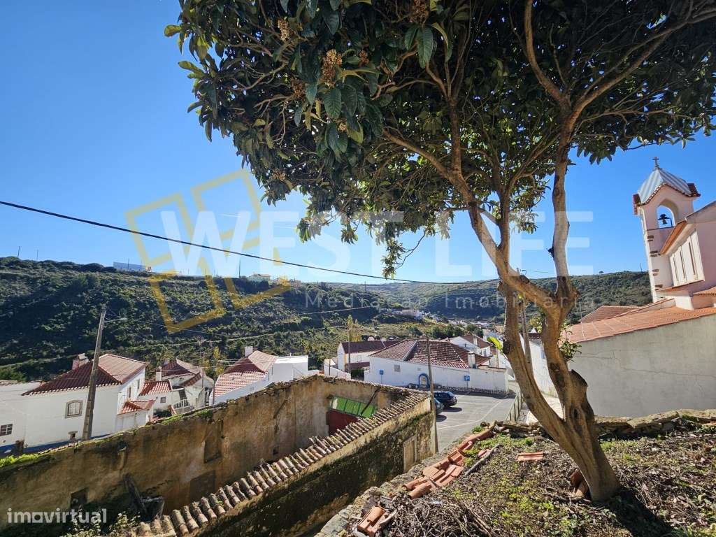 Moradia T2+1 anexo, adega e logradouro em Mafra - Grande imagem: 4/27
