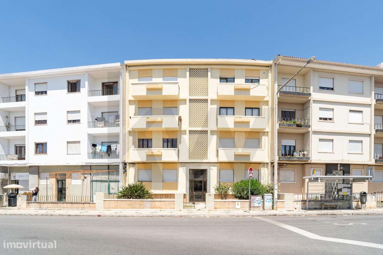 Apartamento T2 Transformado em 3 Estúdios – Bairro Norton de Matos, Co-0