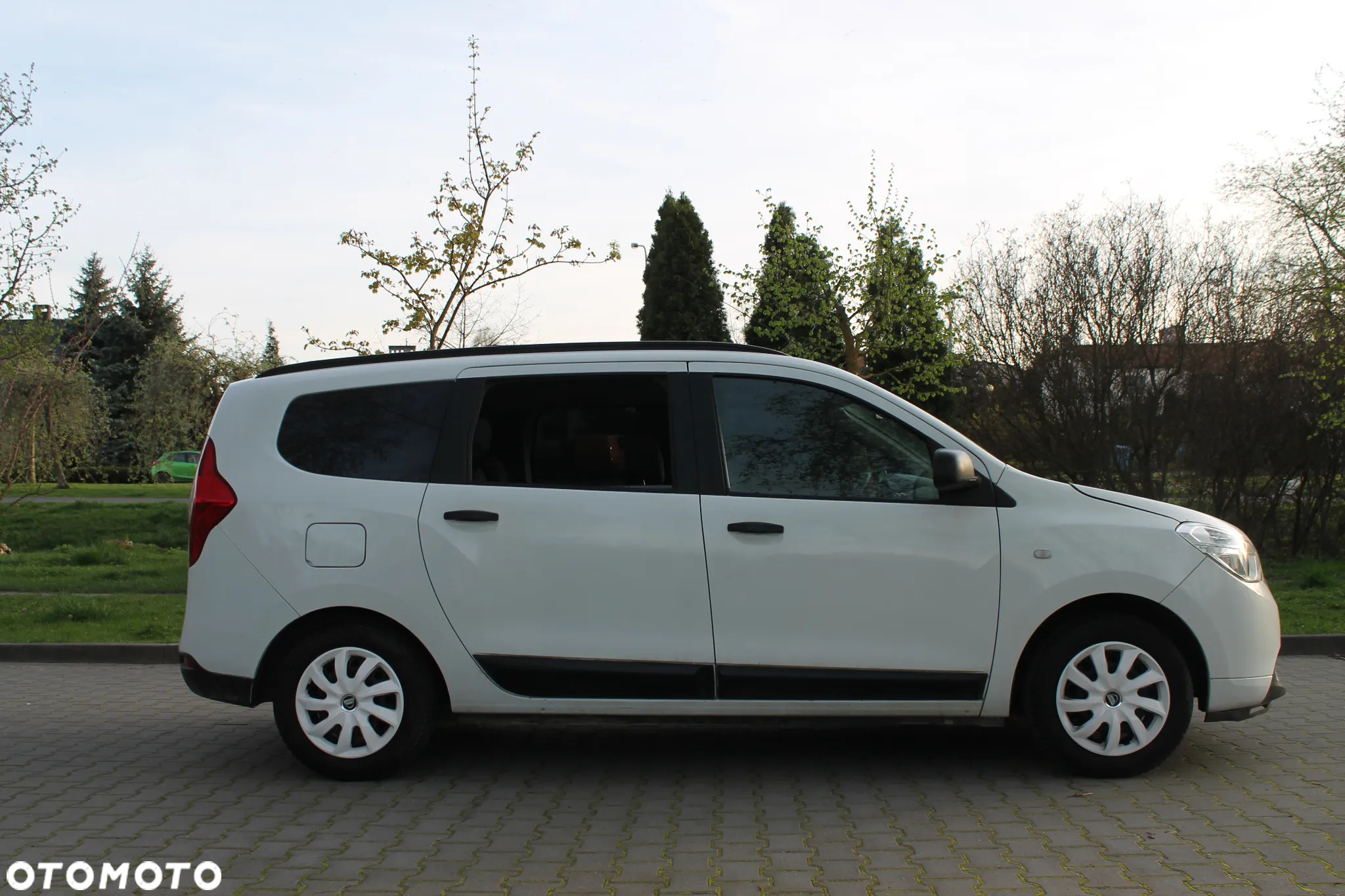 Dacia Lodgy 1.6 SCe Access S&S - 23