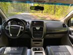 Chrysler Town & Country 3.6 Limited - 11