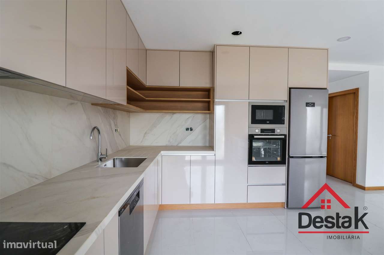 Moradia em Banda V3+1 situada no Campo, Viseu - Grande imagem: 3/30