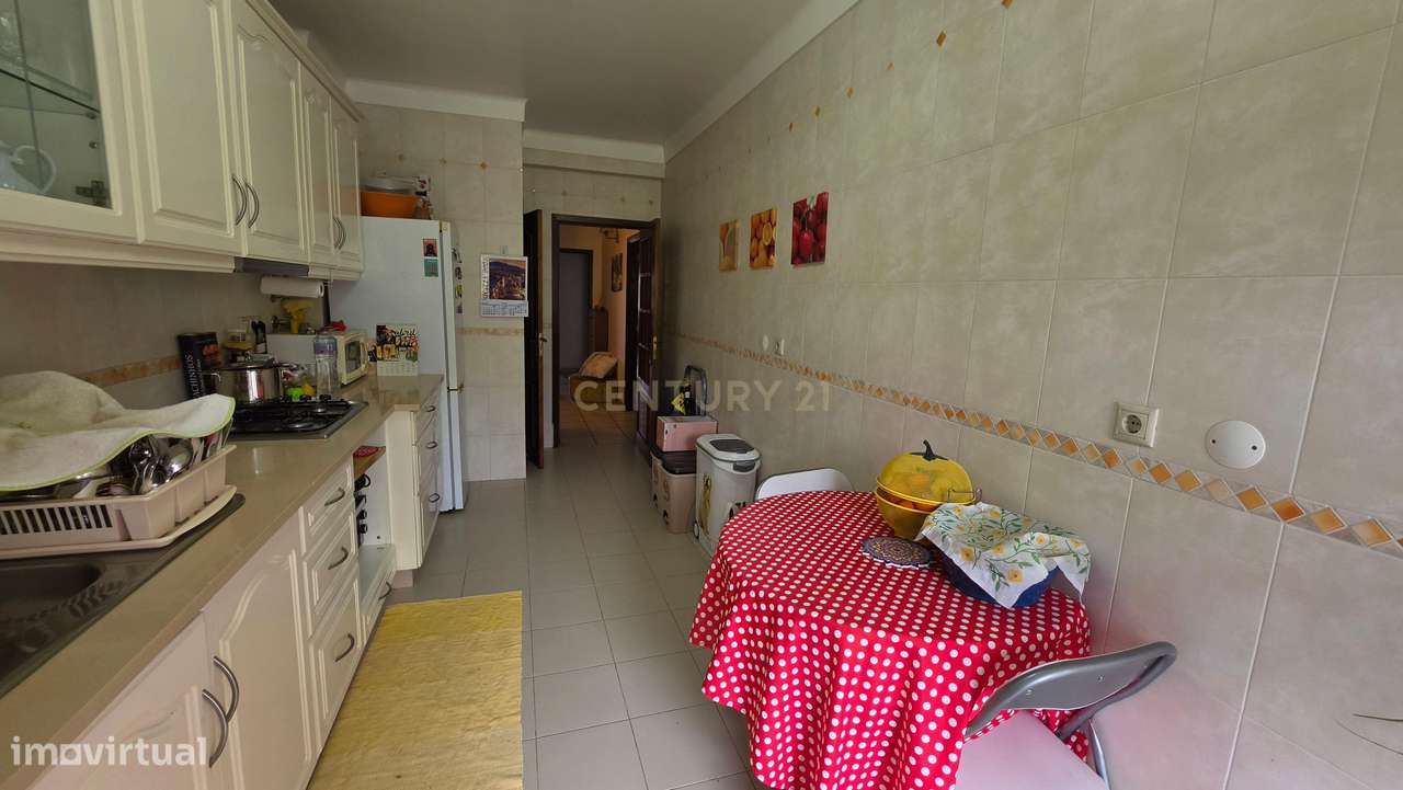 Apartamento Duplex T5 no centro de Palmela-22