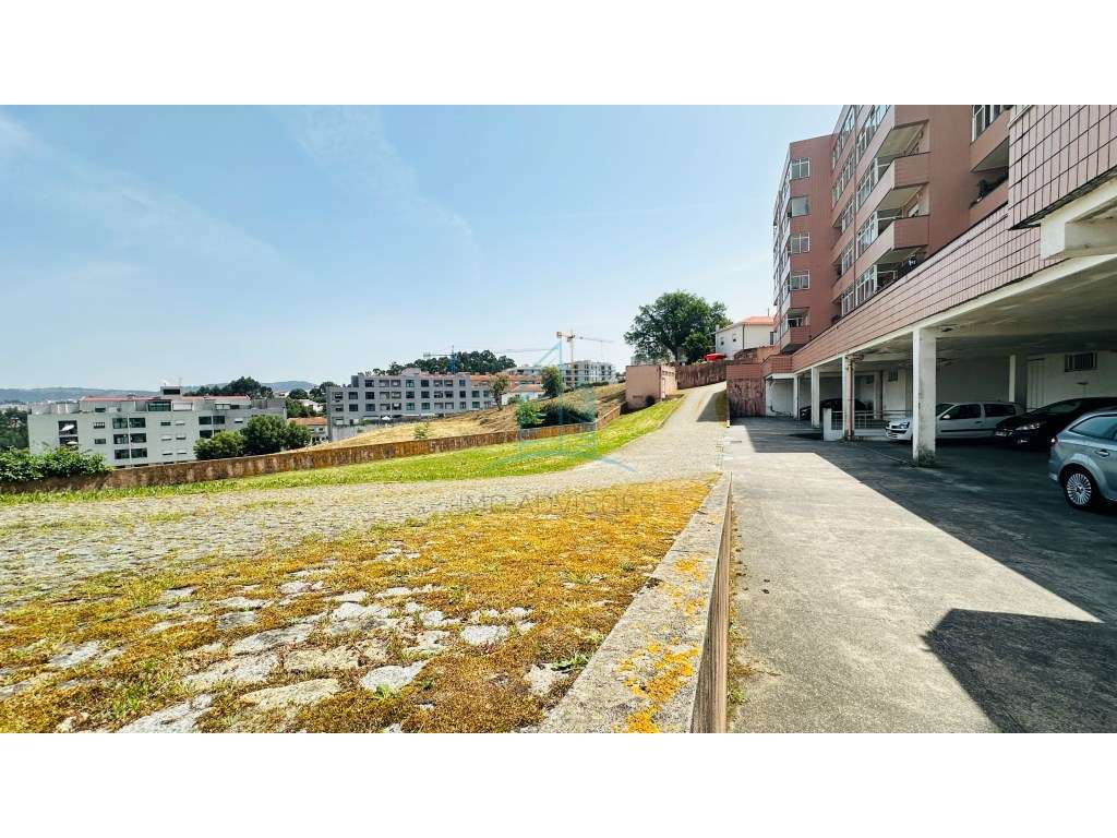 Excelente T2 com Lugar de Garagem e elevador em S. Cosme-23