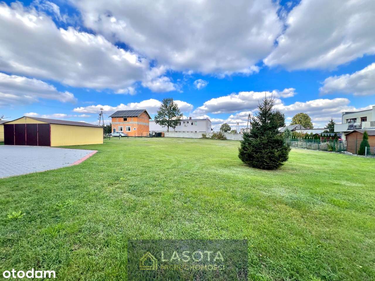 Dwa domy na działce 2525 m² - Idealna Inwestycja z podziałem-15