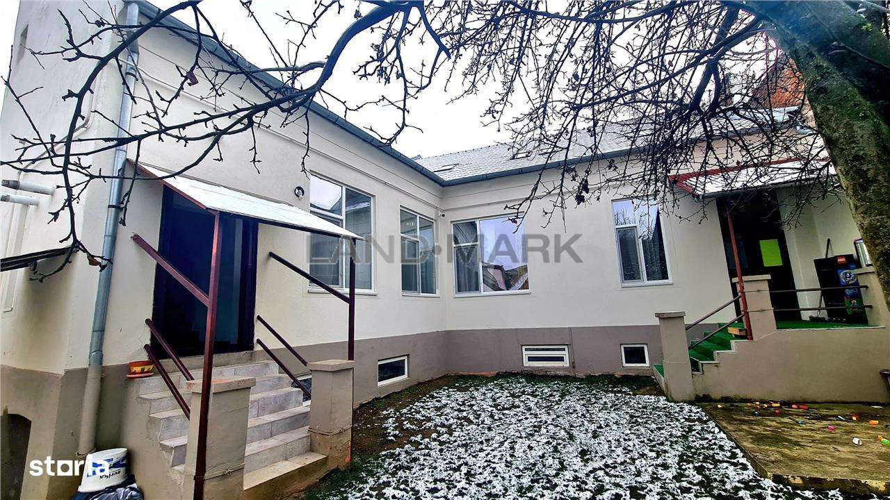 Casa cu 10 camere de vanzare,  zona Semicentrala,-0