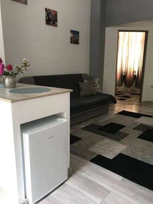 Central - Vanzare casa 2 camere - Str. Horea - Imagine principală: 4/8