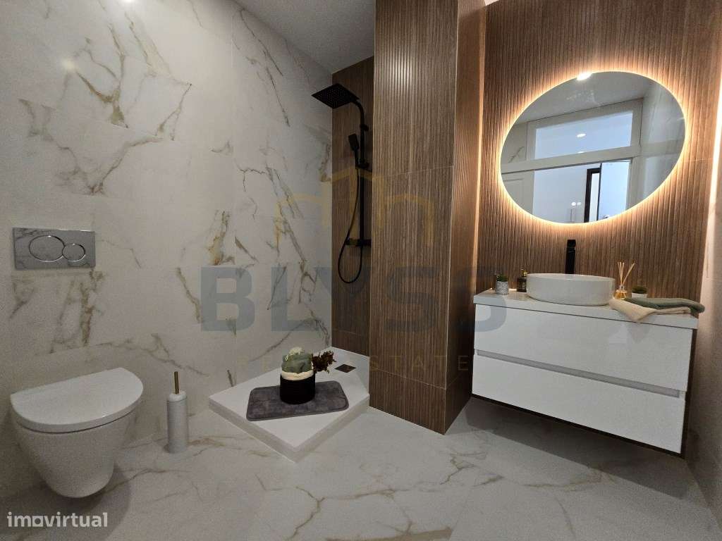 Apartamento T3, em Remodelação Total situado em Benfica, *Oferta da...-15