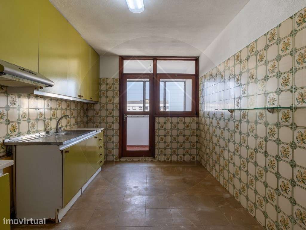 Apartamento T3 Vistas desafogadas em Ramalde, Porto-9