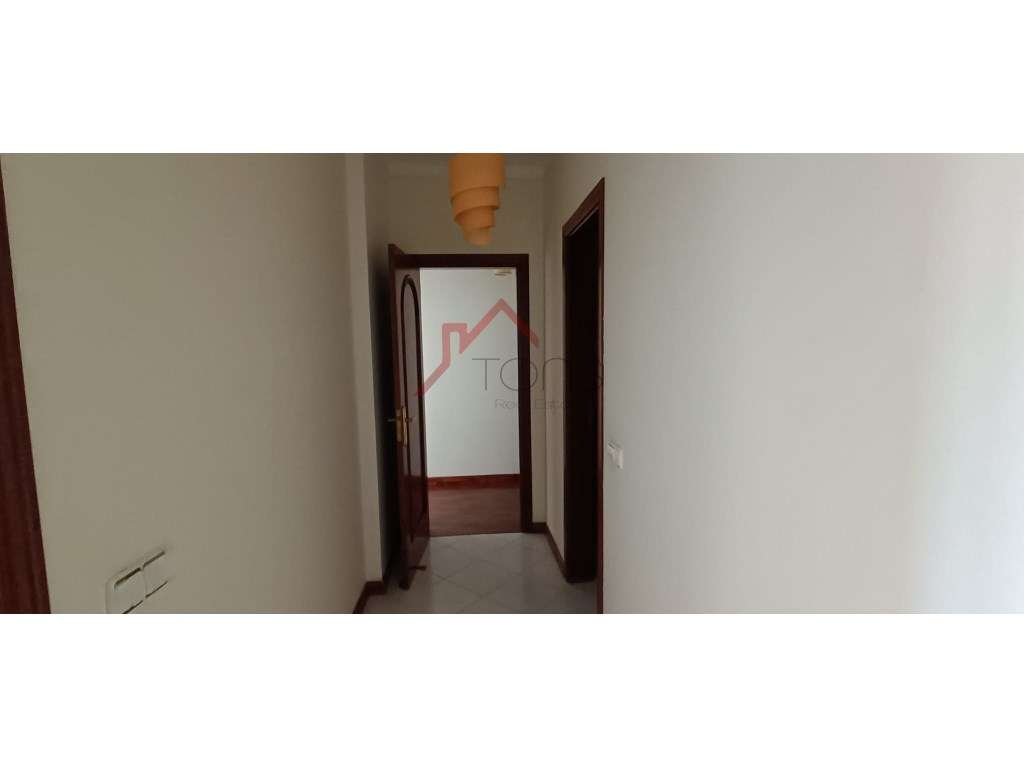 Apartamento T3 usado com elevador e garagem em Portimão, centro da ...-21