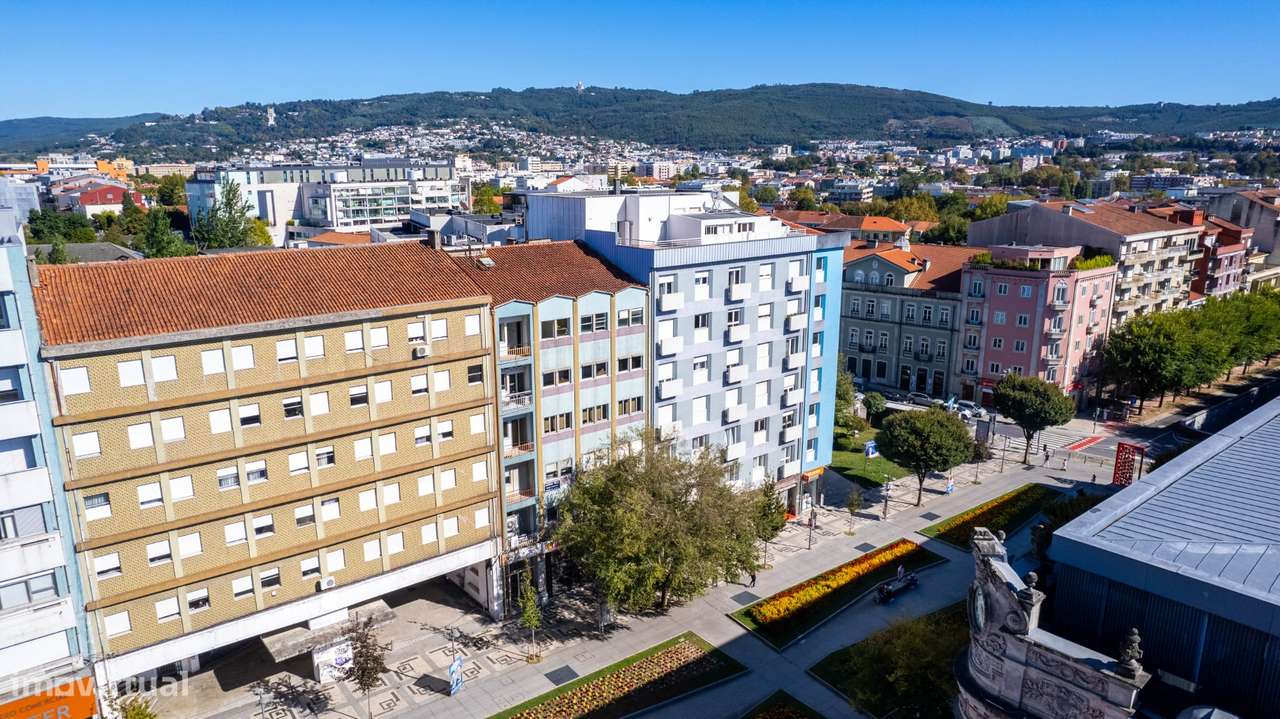 Arrendamento – T5 para Restaurar na Avenida da Liberdade - Grande imagem: 4/21