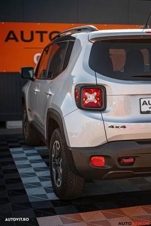 Jeep Renegade 1.3 Turbo 4x4 AT9 Limited - 12