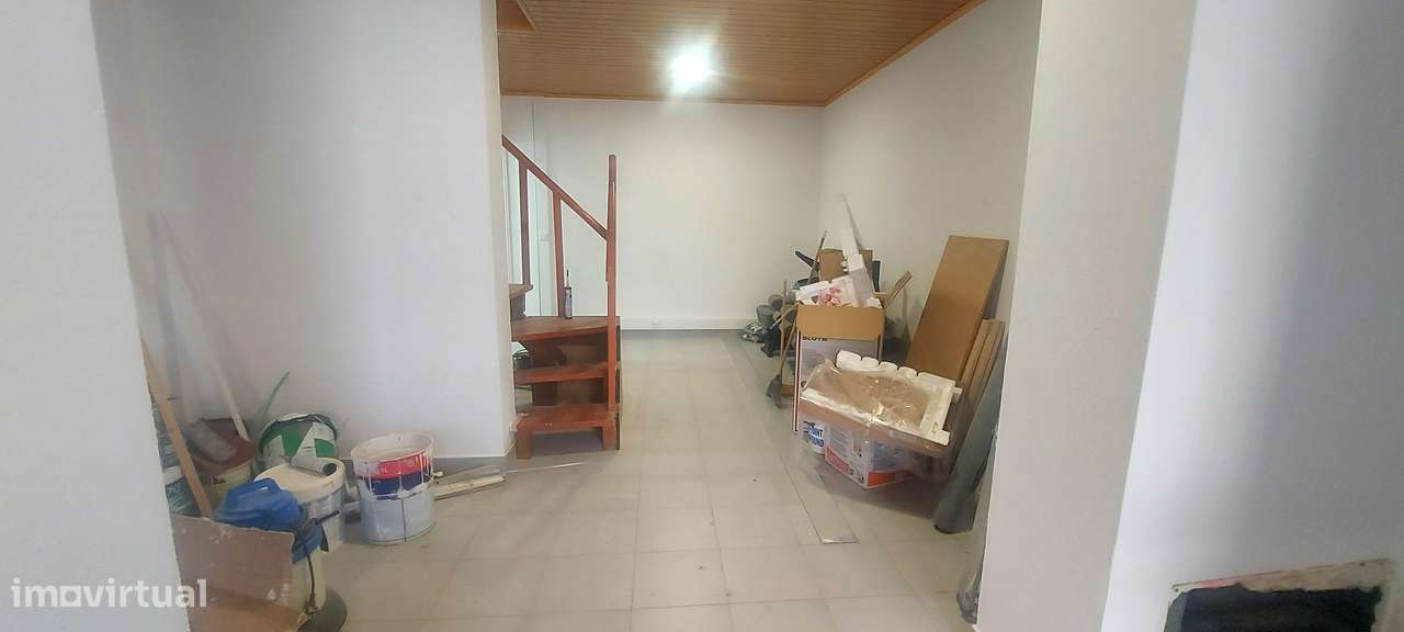 MONTE DA CAPARICA - Loja transformada em habitação T1 na CMA - Grande imagem: 4/11