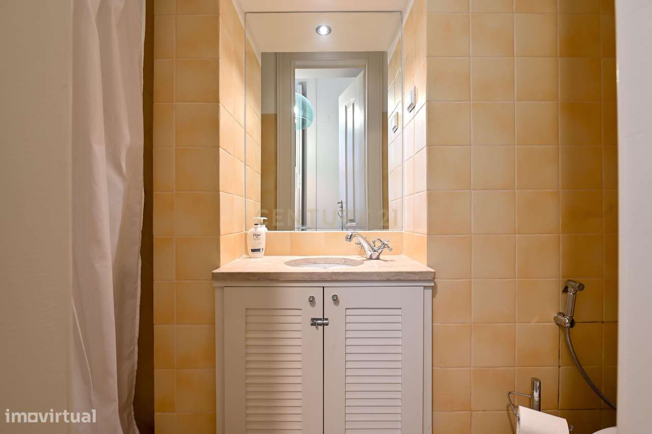 Exclusivo apartamento T4 com estacionamento privado na Baixa, junto ao-25