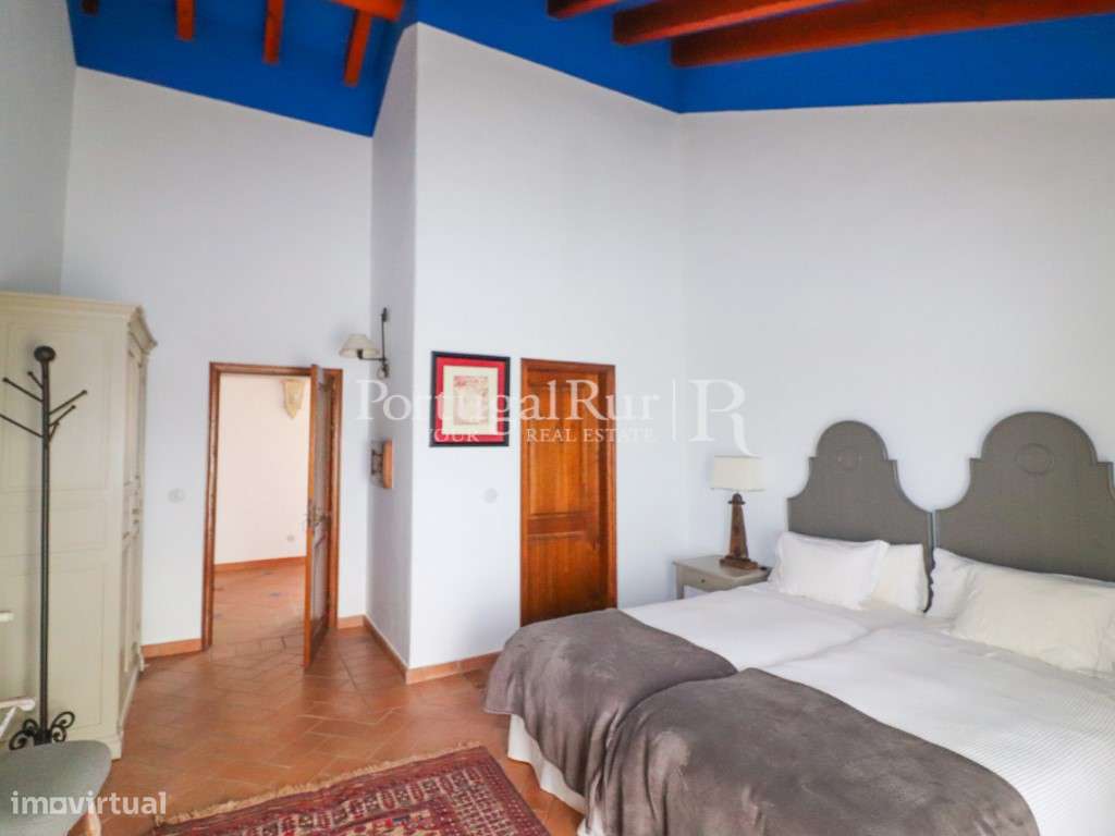 Herdade de Caça Maior com 1000 Hectares + 4 Apartamentos + Anexos-25