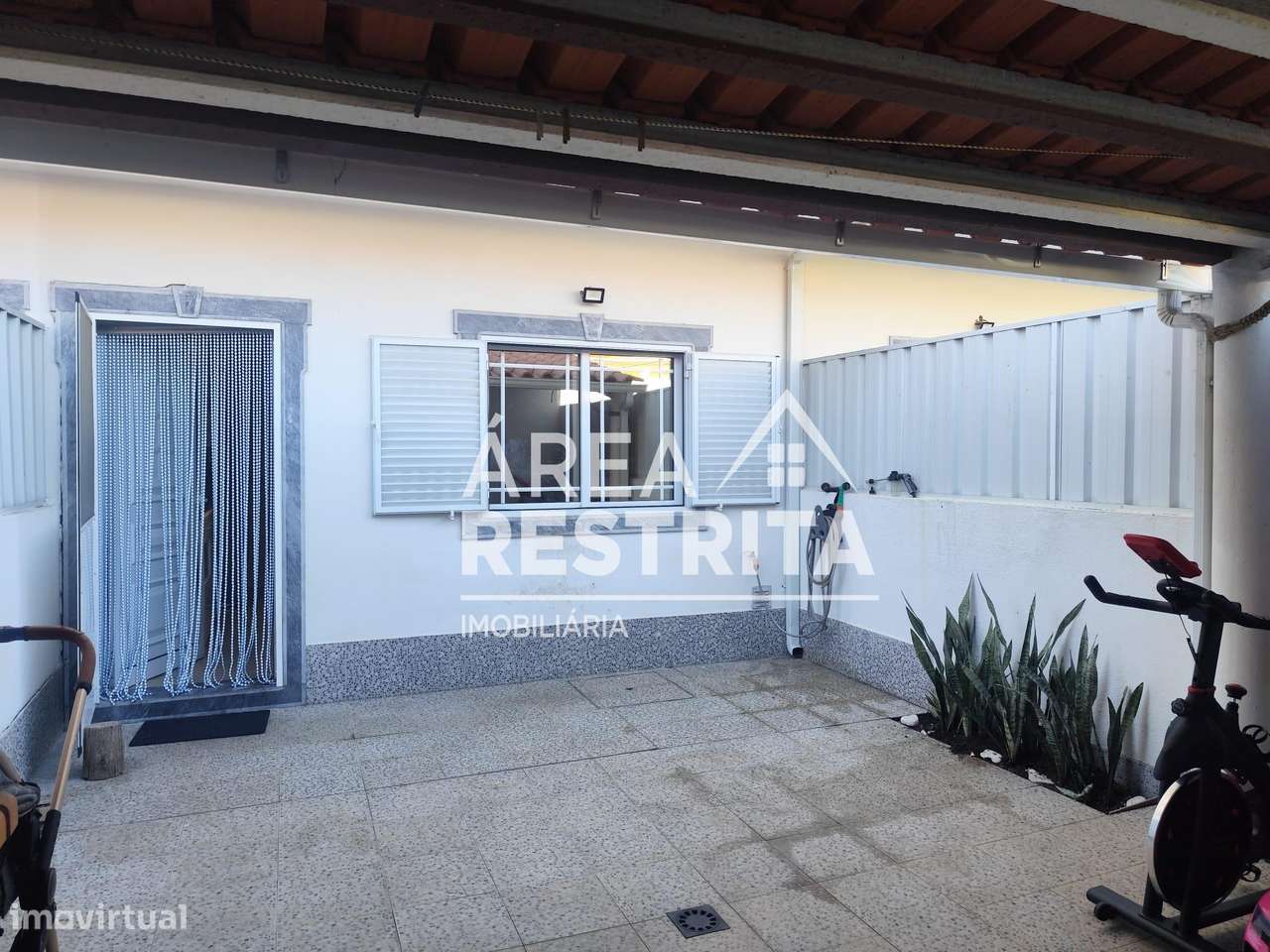 Moradia T3+1 na Quinta do Conde I-26