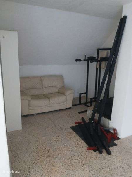 ARMAZÉM INDUSTRIAL 172M2 perto Estação - Grande imagem: 5/10