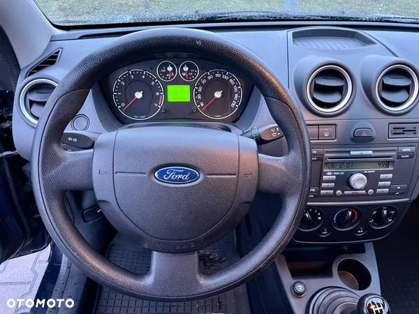 Ford Fiesta 1.3 Ambiente - 12