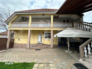 De vanzare apartament la etajul unei case