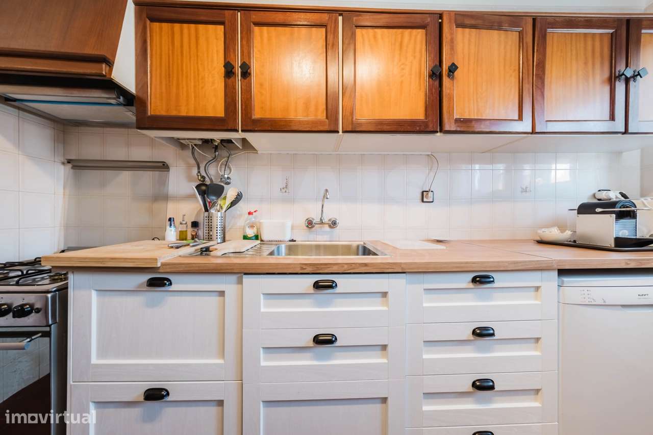 Apartamento T2 com Sótão e Varanda junto à Praia do Baleal - Grande imagem: 4/46