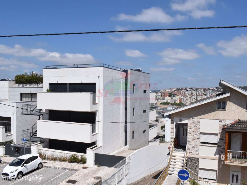 Apartamento T3 + Sótão Dividido - Pinhal de Marrocos-12