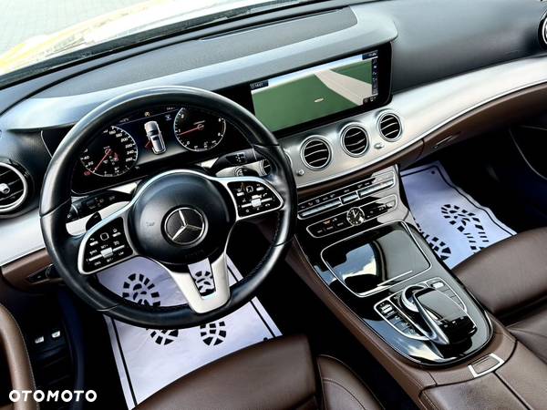 Mercedes-Benz Klasa E 200 d T 9G-TRONIC Exclusive - 3