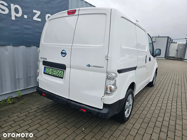 Nissan E-NV200 - 11