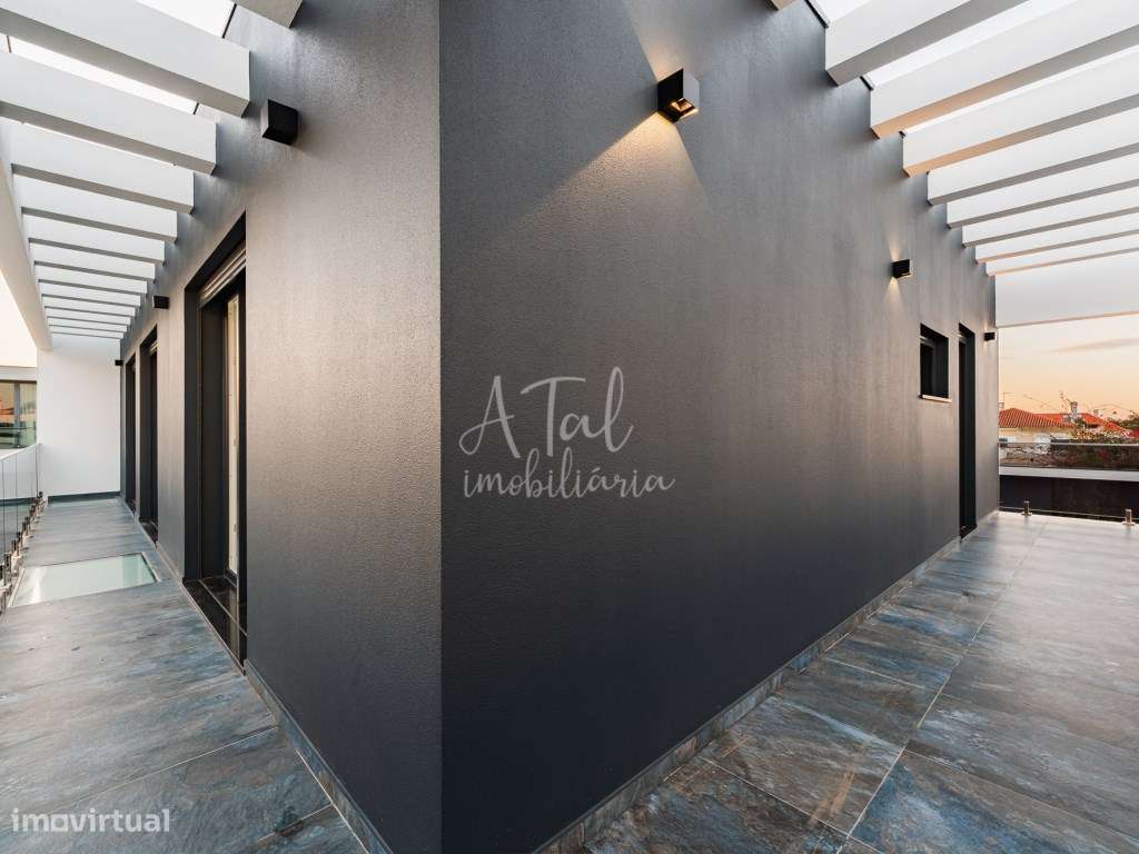 Moradia V4 com piscina em Azeitão-59