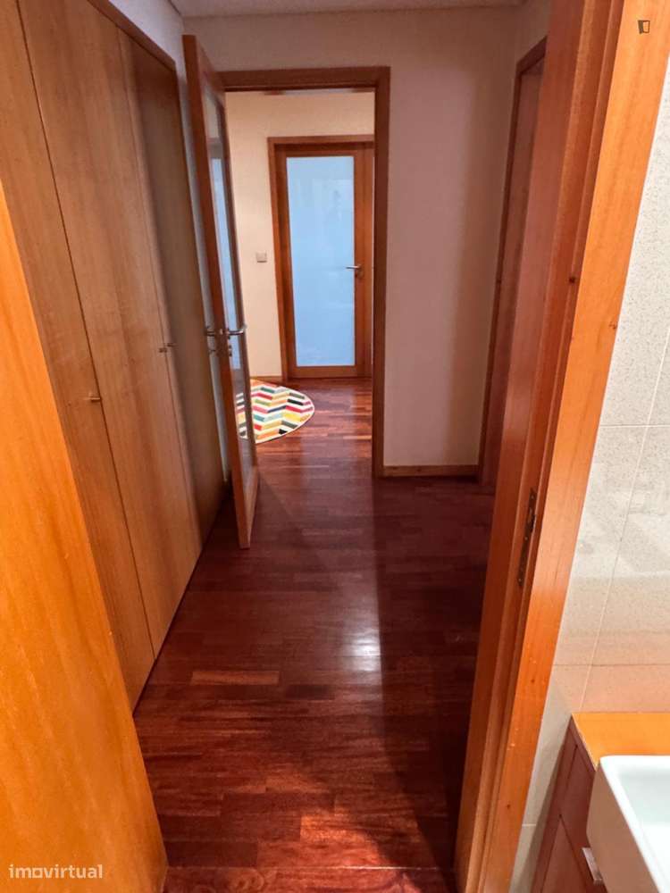 Quarto - localizado em São Vítor Braga - Grande imagem: 1/7