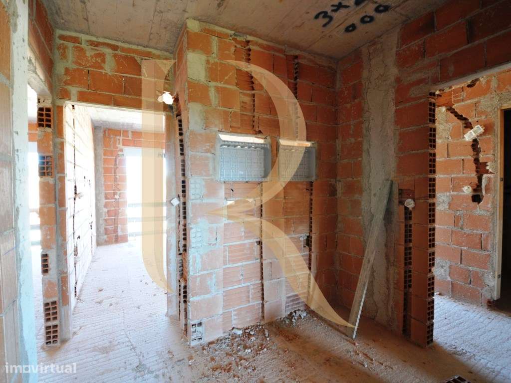 Apartamento novo duplex T3+2 com garagem, elevador e varandas em Va...-4