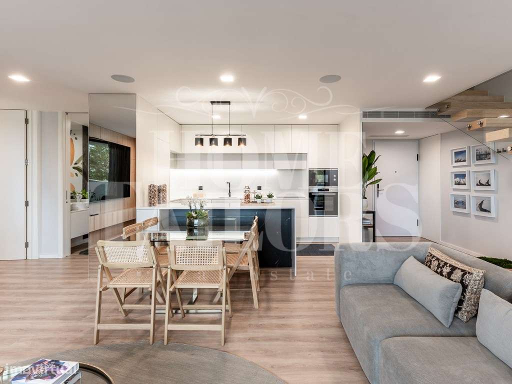 T4Duplex com varandas e terraço Sofisticação e Exclusividade em Aveiro - Grande imagem: 5/51