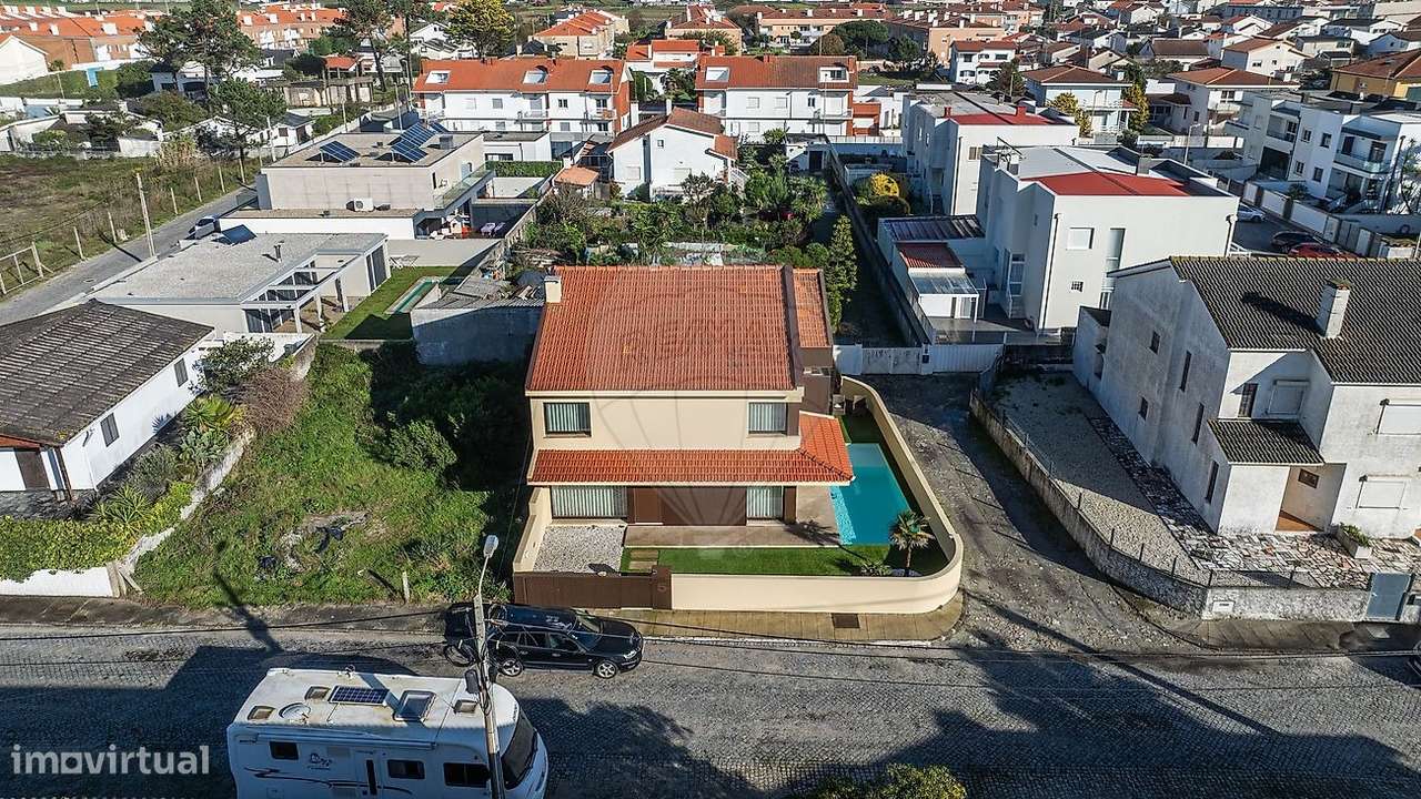 Moradia T4+1 em Esposende-27