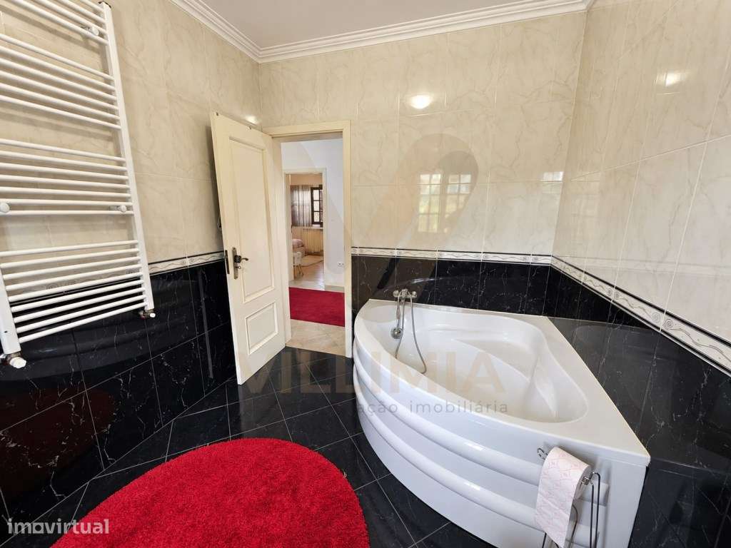 Moradia T4 c/ Jardim | Rebordões Santa Maria - Ponte de Lima-30