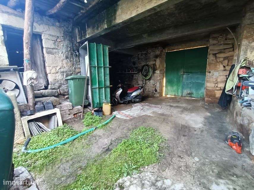 Quinta com 47.000 m2 junto ao Rio Calvo, em Valpaços, ideal p/ turismo-19