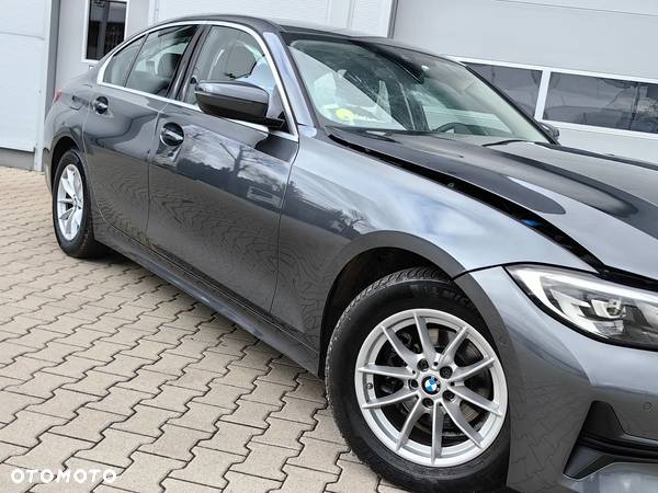 BMW Seria 3 318d Sport Line - 23