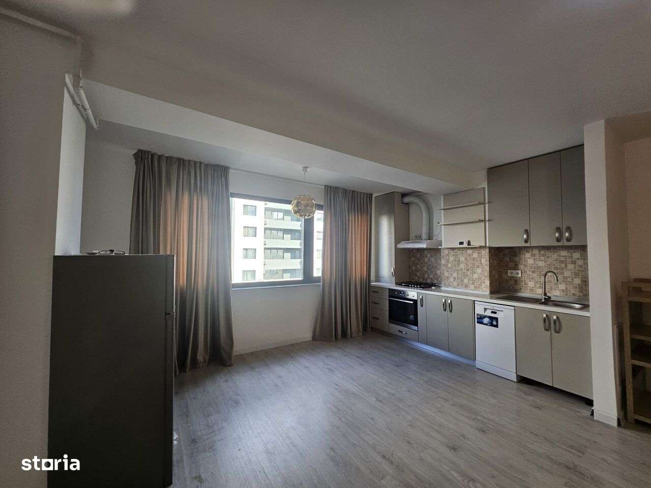 VÂNZARE 2 CAMERE ZONA PIPERA OMV PARCARE+ BOXA-9