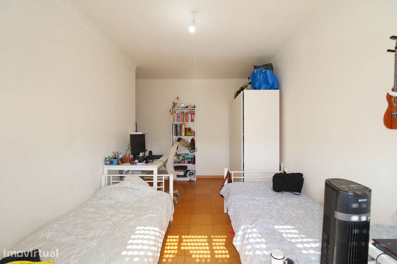 Apartamento T2 Amora - Seixal-15