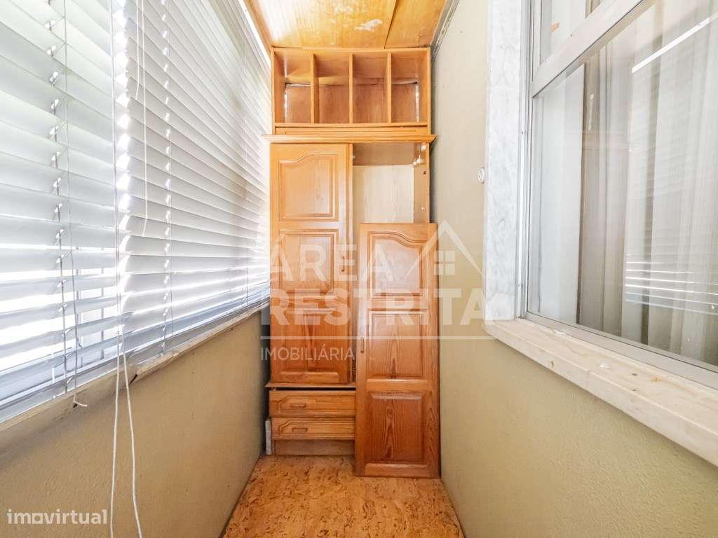 Excelente Apartamento T2 nas Paivas - Ótimo Potencial e Localização...-19