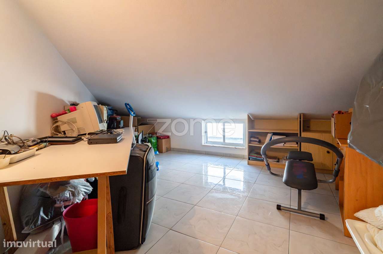 Apartamento T3+Garagem e Arrumo-37