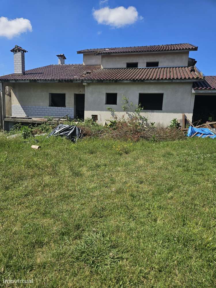 Terreno para construção com 955m2 com casa pronta de pedreiro.-5