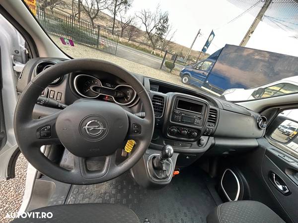 Opel Vivaro - 12