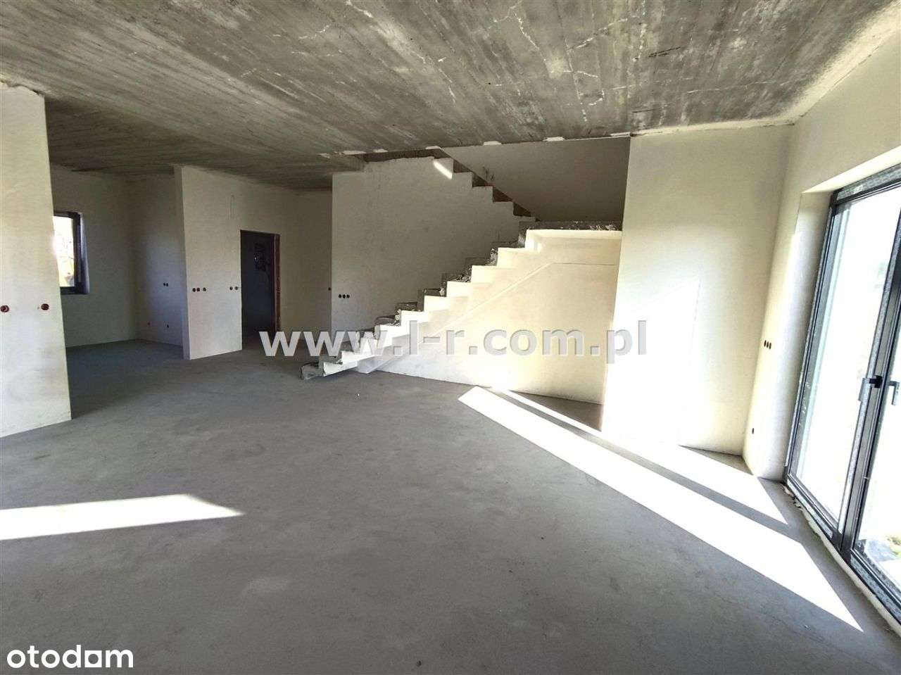 Przestronny Dom W Znakomitej Lokalizacji-19