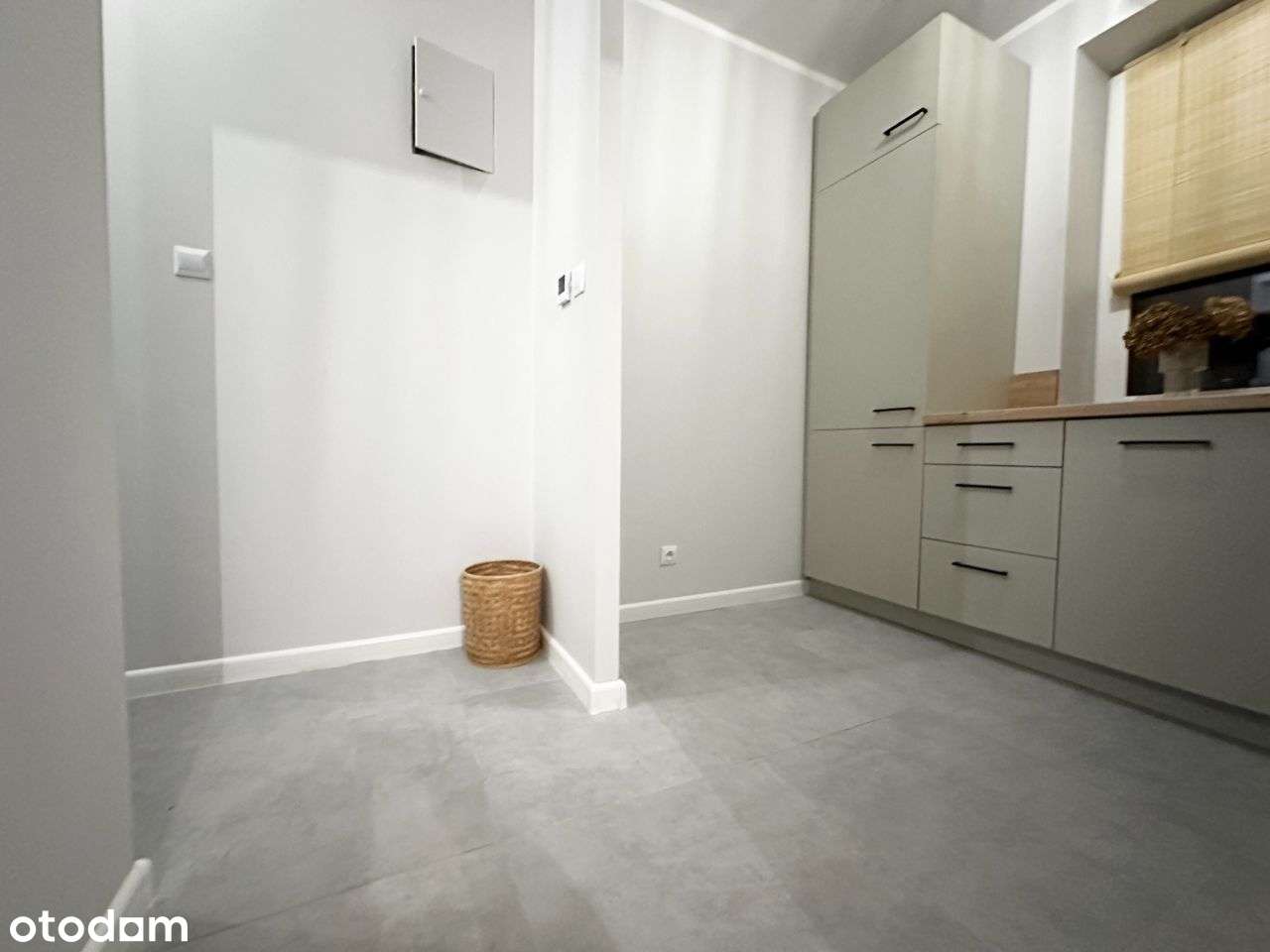 Nowoczesna kawalerka z sypialnią po remoncie-13