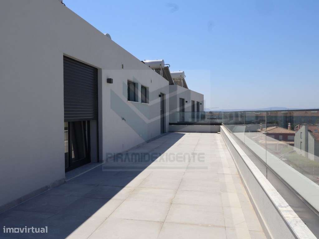 Apartamento Duplex Novo com Terraço, 3 Suítes Estacionamento